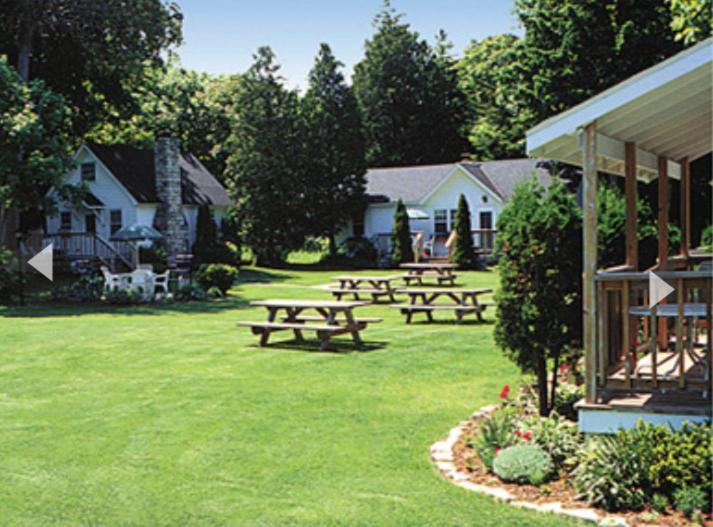 Cedar Court Inn Fish Creek Exterior photo